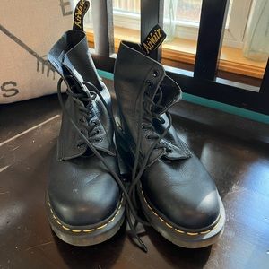 black 1460 pascal doc martens